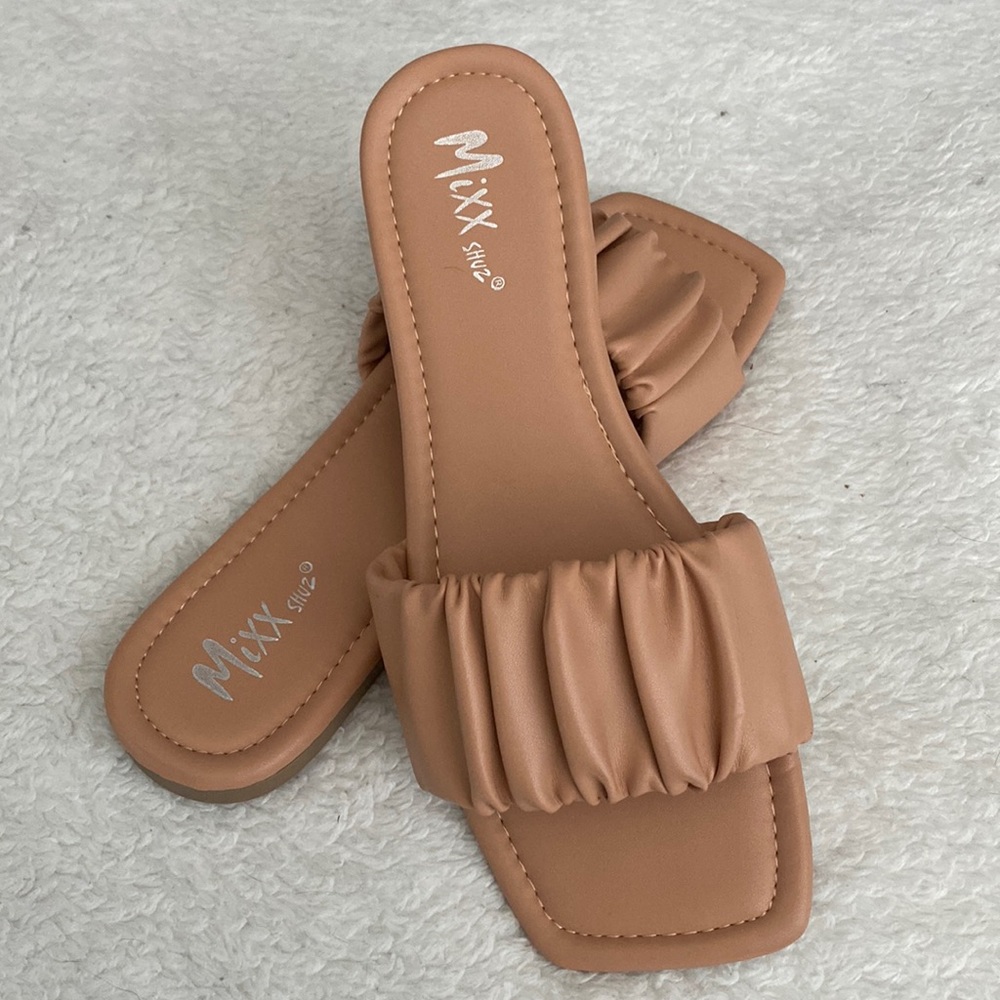 MIXX SHUZ flats